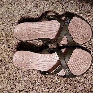 Crocs - heels